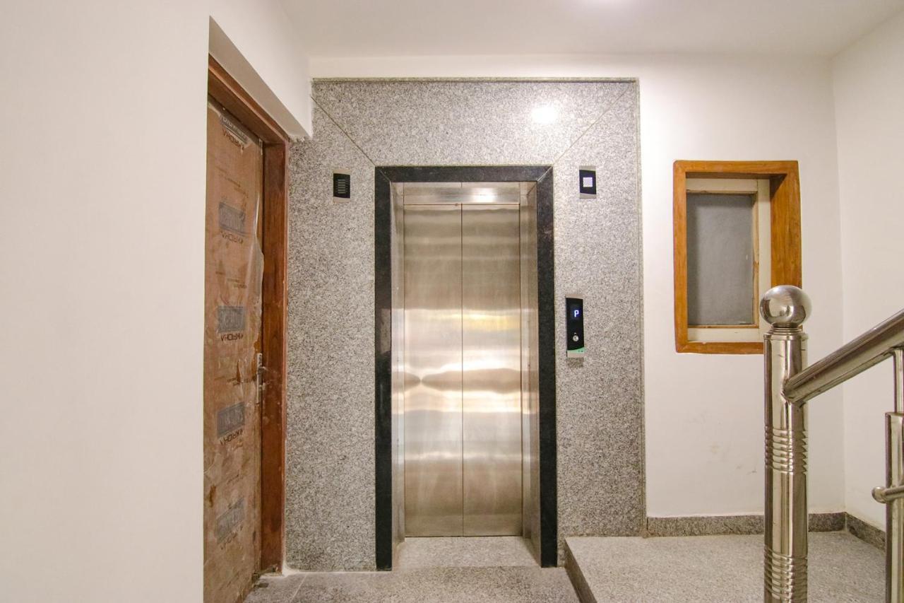 Fabhotel La Serene Bnb- Ashok Vihar New Delhi Buitenkant foto